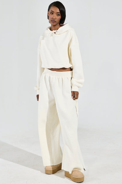 AINT NOBODY WIDE LEG JOGGER IN CREAM